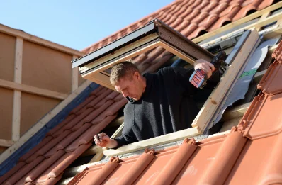 Pose de fenêtres de toit Velux à Crachier